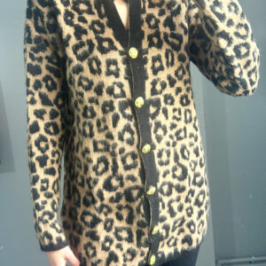 Edited in Tezza with: Brightness & Contrast