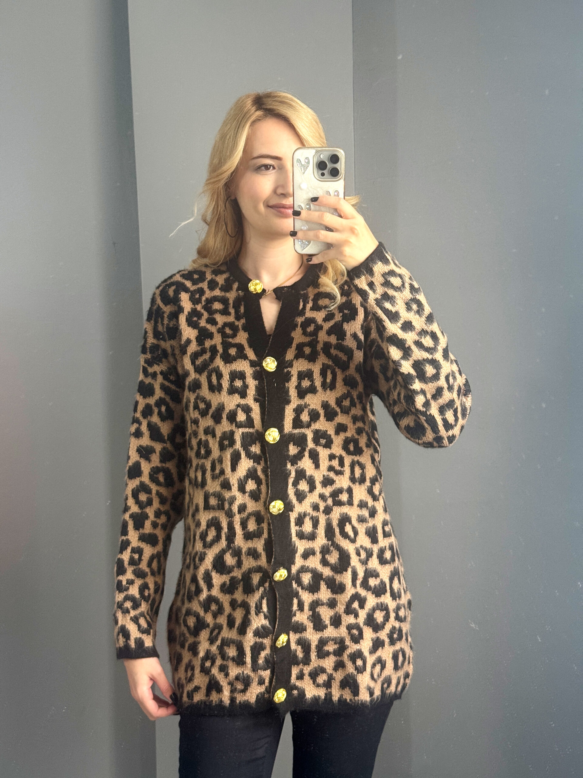 Edited in Tezza with: Brightness, Contrast, & Fade